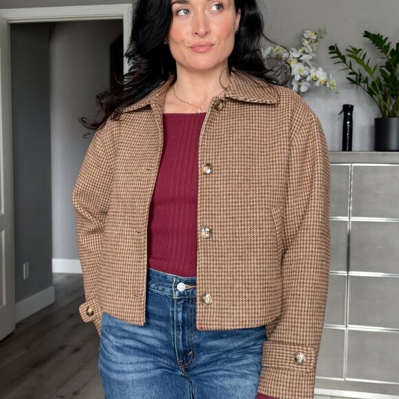 Women’s Camel Houndstooth Cropped Jacket - Picture 10 of 10